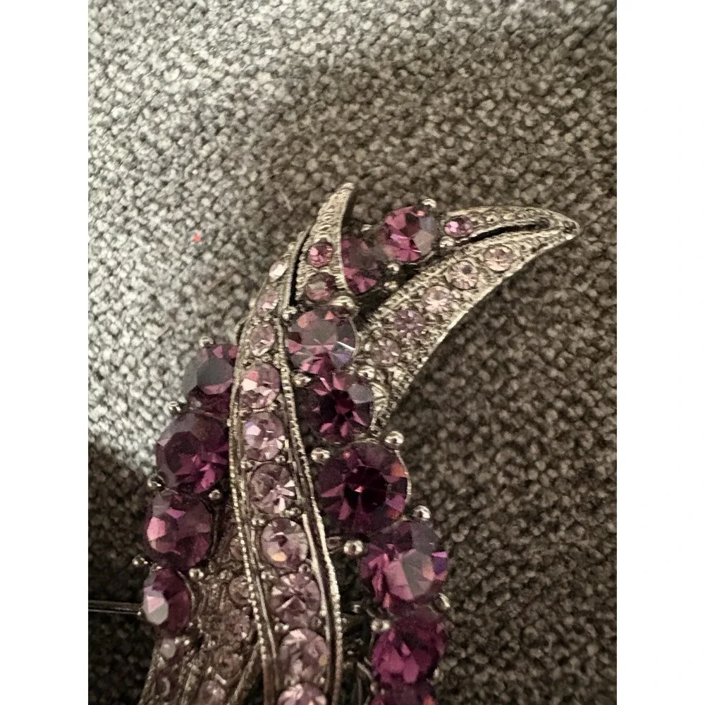 Purple Rhinestone Brooch & Faux Pearl Silver Tone Stunning Vintage Jewelry‎